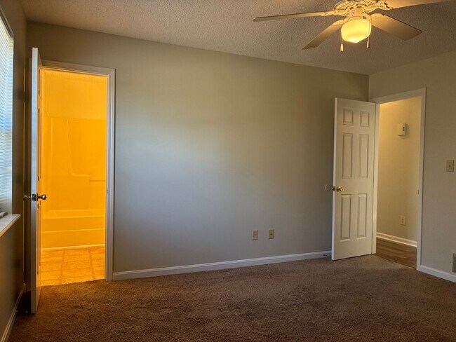 Building Photo - ***NEW Price***