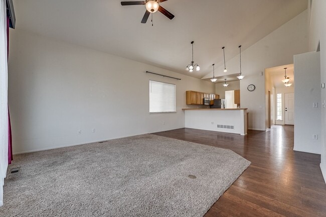 Building Photo - Beautiful 4 bed 3.5 Bath House in NE Fort Collins!