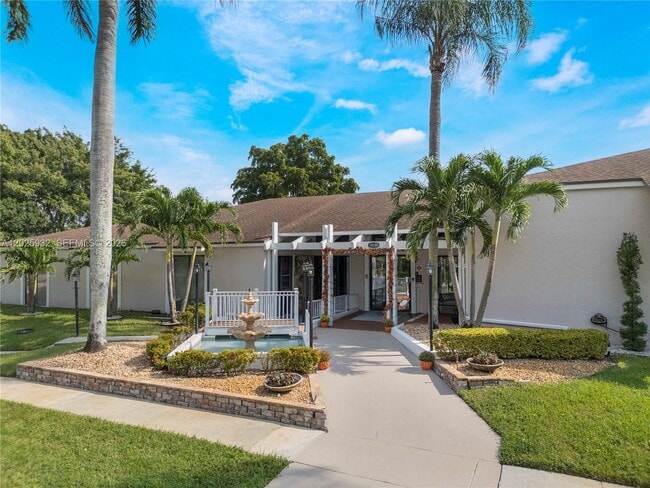 Building Photo - 14623 Bonaire Blvd