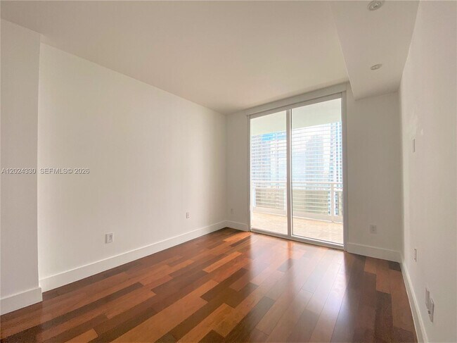 Building Photo - 901 Brickell Key Blvd