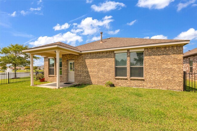 Building Photo - 15419 Benson Landing Dr