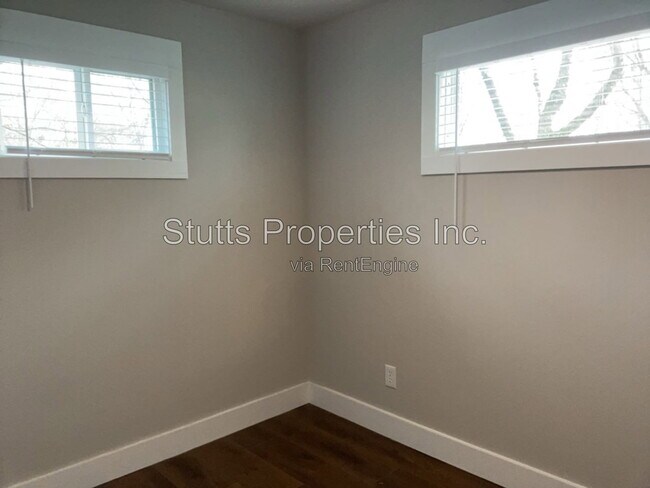Building Photo - 645 Rivermont Rd