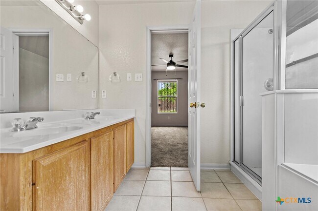 Building Photo - 5206 Oster Dr