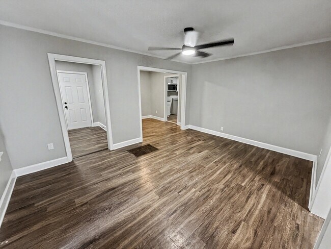 Building Photo - 1473 Oberle Ave
