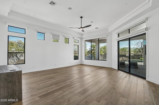 Building Photo - 8645 E Wood Dr