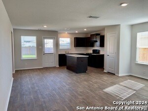 Building Photo - 6536 Dynamic Sound