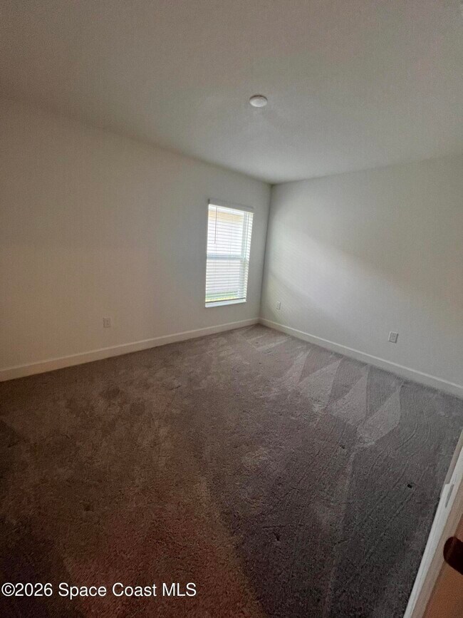 Building Photo - 715 Hatton Ln SE