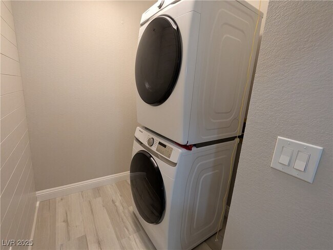 Building Photo - 7049 Magic Moment Ln