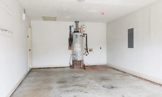Building Photo - 2591 Gotts Ln
