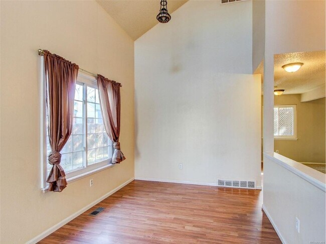Building Photo - 854 S Rifle Way