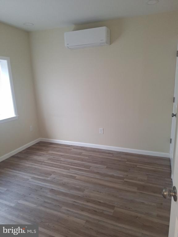 Building Photo - 505 Rand St