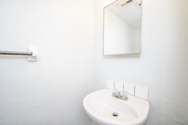 Building Photo - 5154 Markwood Ln