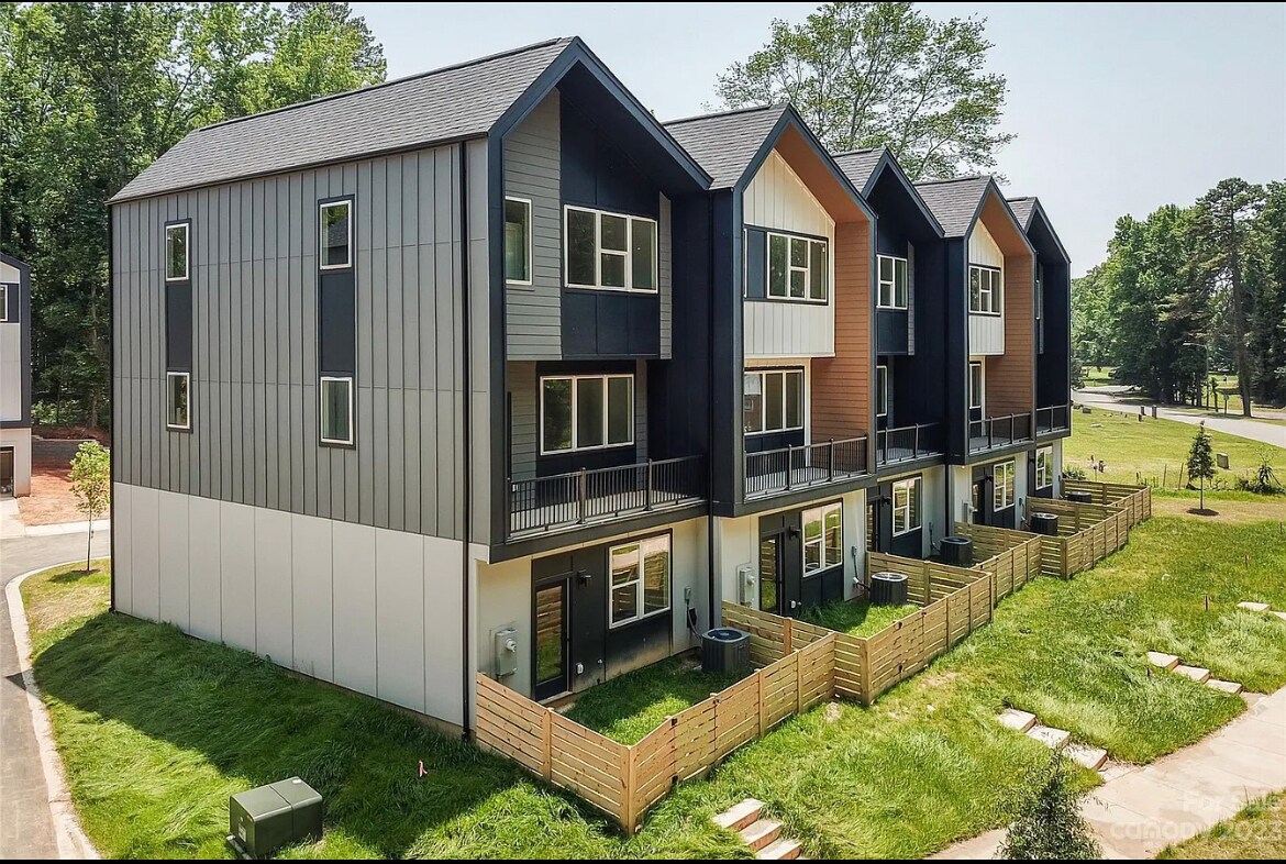 Building Photo - 2015 Mincey St
