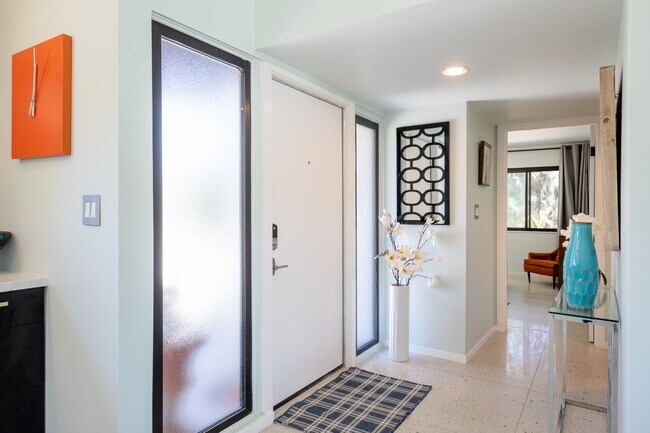 Building Photo - Luxury Mid Century Oasis in Palm Springs (Monthly Only - No Long Term)