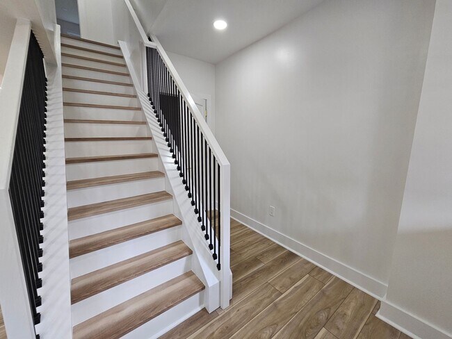 Building Photo - Amazing 3 bedroom 2.5 bath House for Rent ...