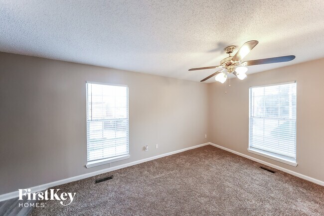 Building Photo - 805 14th Ave