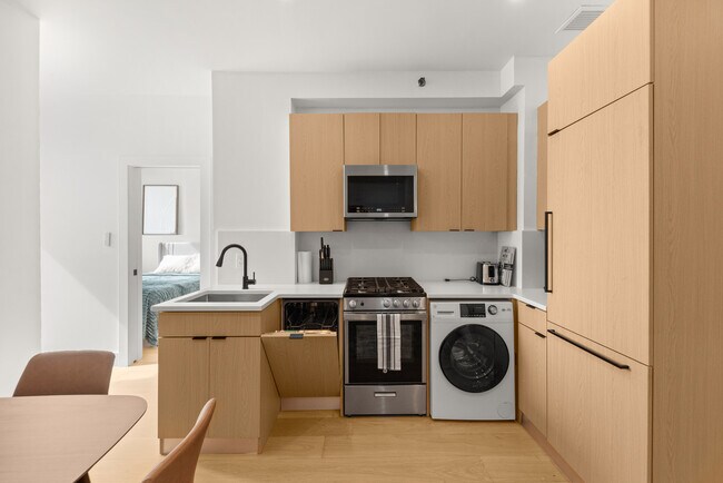 Building Photo - 19 St Marks Pl