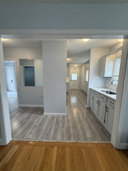 Building Photo - 376 Riverside Ave