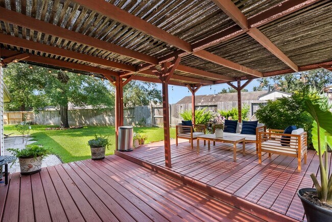 Building Photo - 14039 Utopia Dr