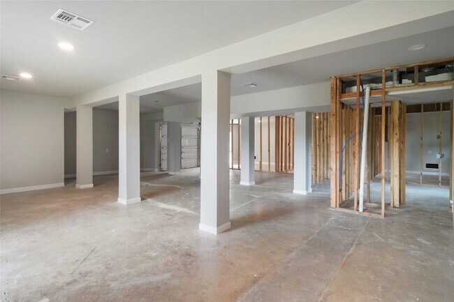 Building Photo - 401 Brook Hollow Dr