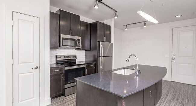 Building Photo - Apartment for Rent