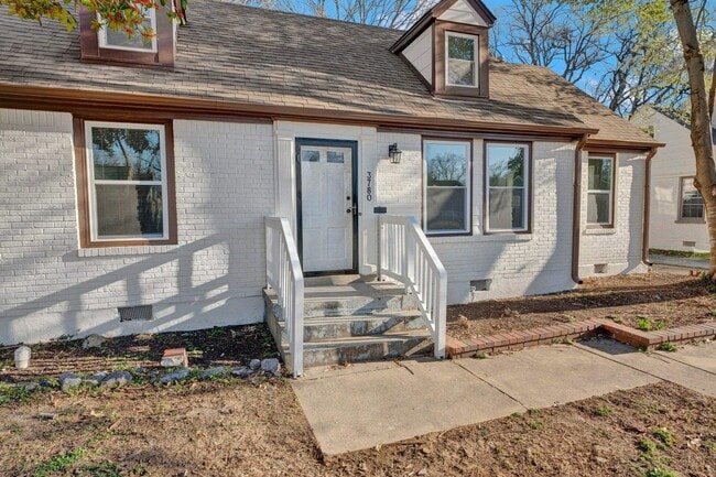 Building Photo - 3780 Shirlwood Ave