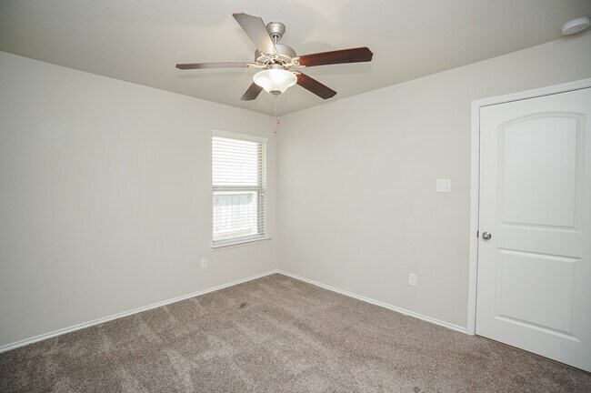 Building Photo - 4402 Modica Dr