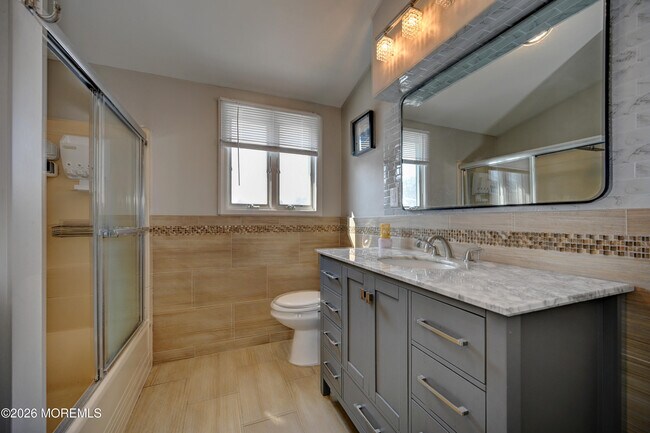 Building Photo - 17 Thomas Rd