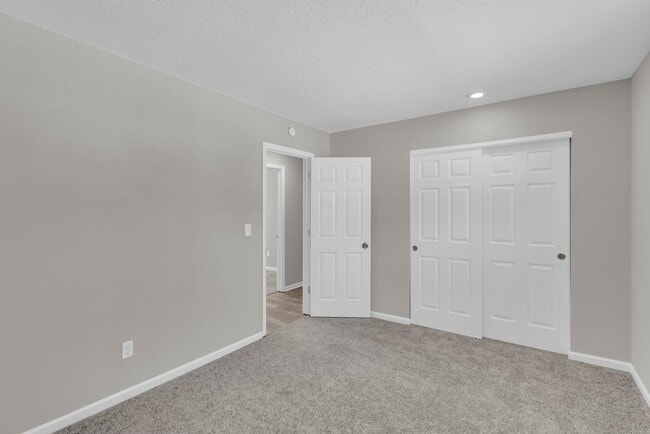 Building Photo - Amazing Townhomes