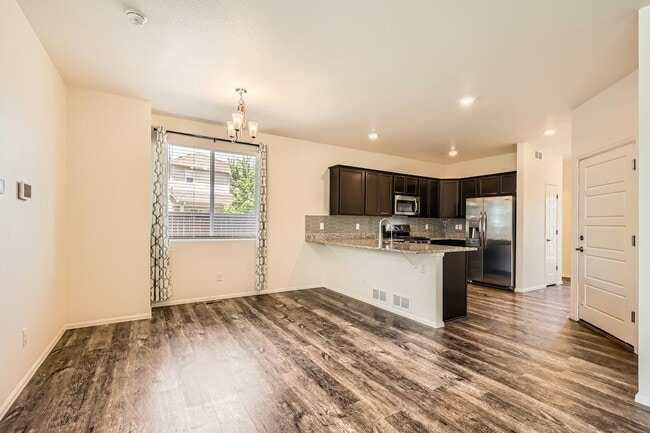 Building Photo - 11791 Lovegrass Dr