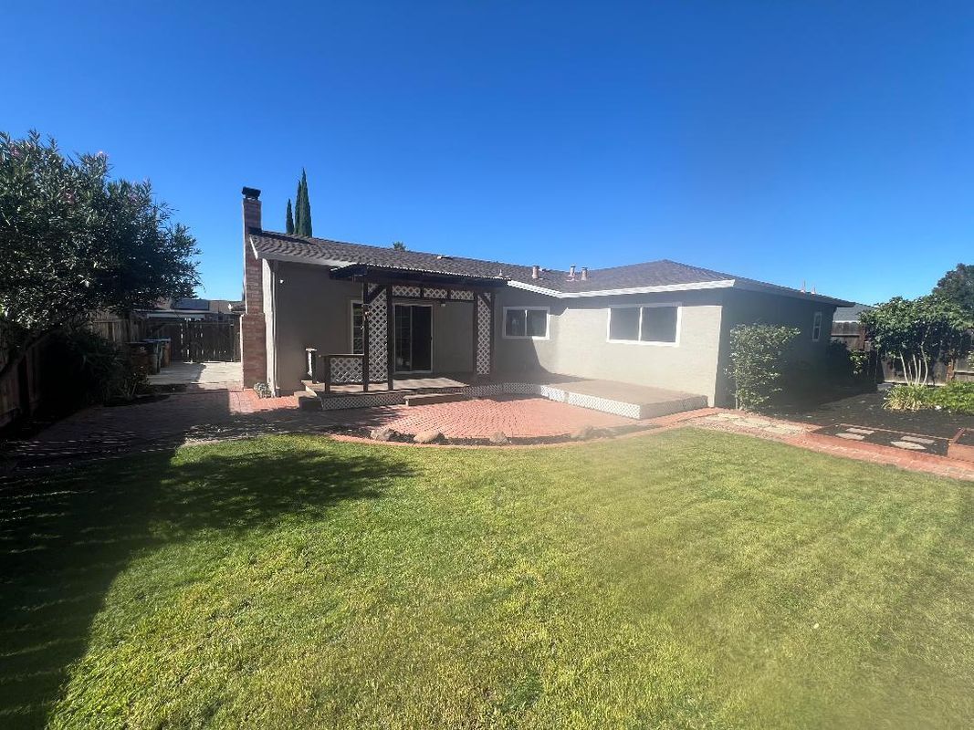 Building Photo - 3421 Serpentine Dr