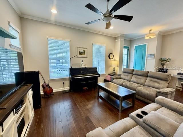 Building Photo - 1596 Castile St