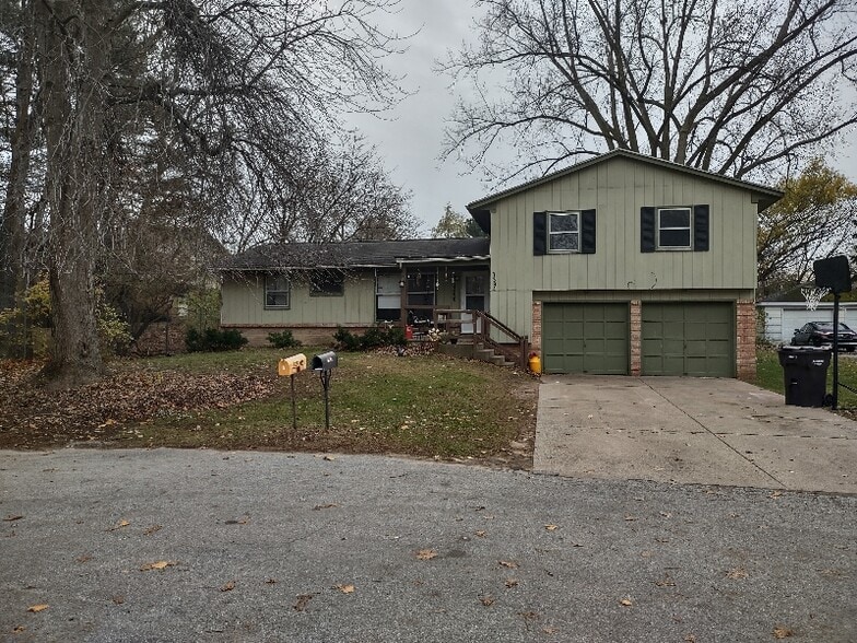 Primary Photo - 1394 Carriage Hill Dr SE