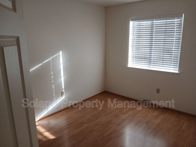 Building Photo - 318 Ridgecrest Cir