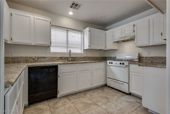 Building Photo - 5532 Cactus Thorn Ave