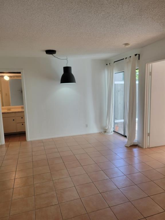 Building Photo - 6810 Thorncliffe Dr