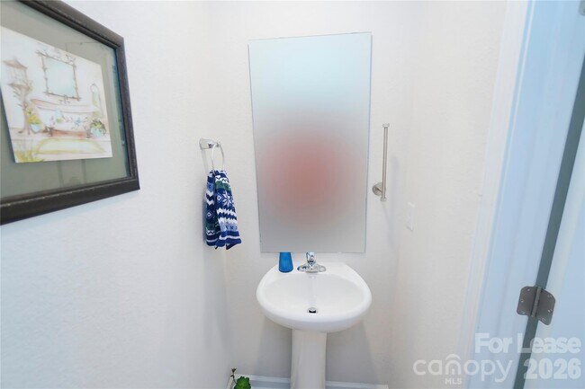 Building Photo - 6008 Lowe Ln