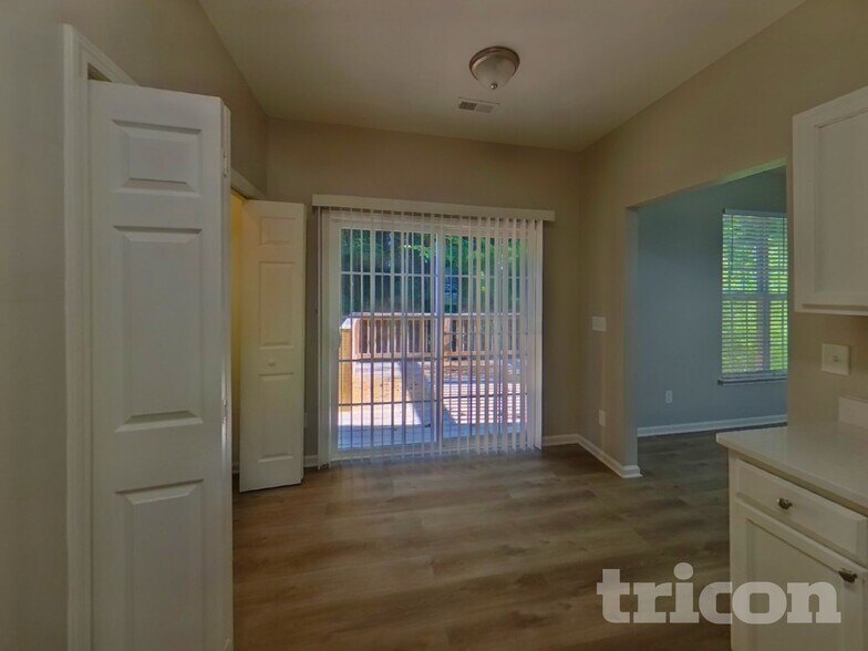 Building Photo - 3046 Willamette Valley Dr