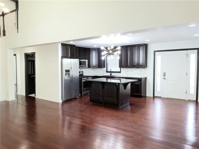 Building Photo - 2091 Northside Dr NW
