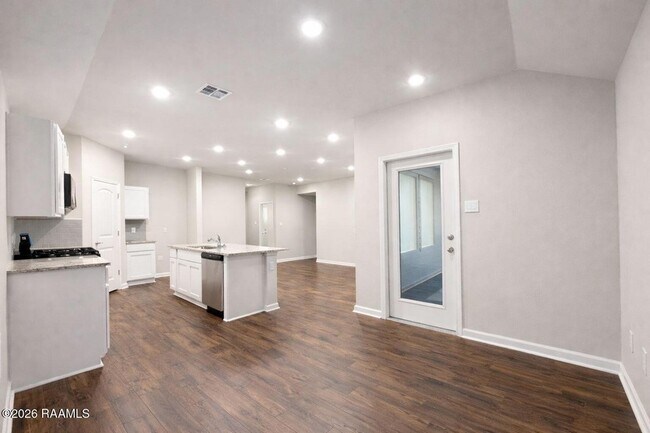 Building Photo - 234 Sidney Oaks Dr