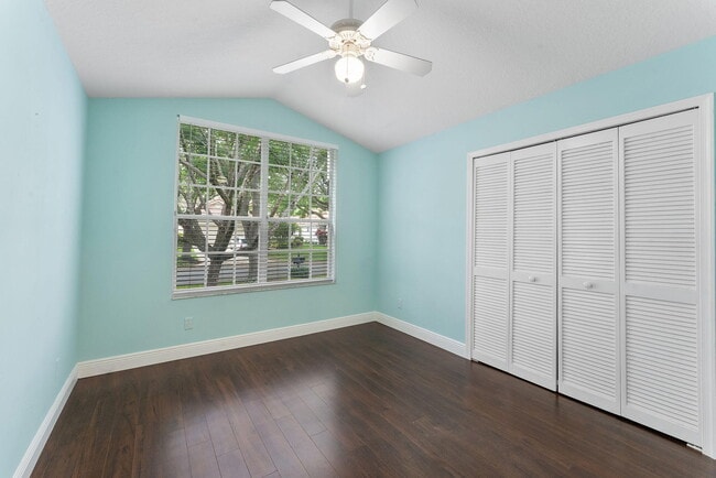 Building Photo - 981 Delray Lakes Dr