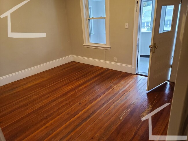 Building Photo - 9/1 No Fee! Spacious 4BR near Oak Sq, Brighton Center, Mass Pike!