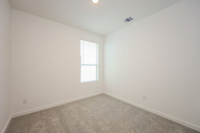 Building Photo - 526 Kayden Ct