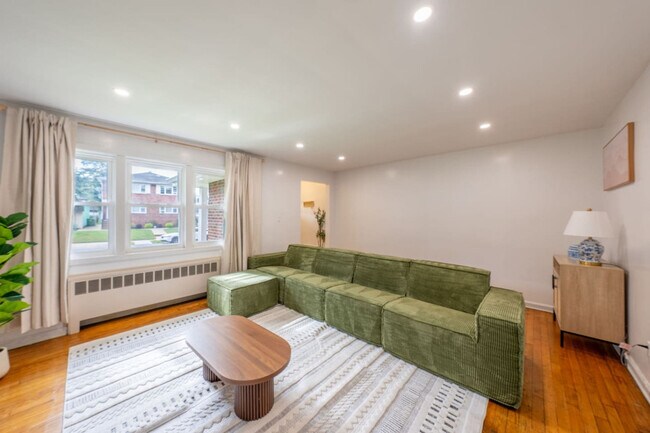 Primary Photo - 810 Walnut St