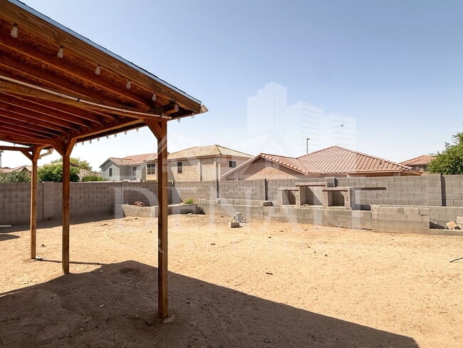 Building Photo - 2858 W Mineral Butte Dr