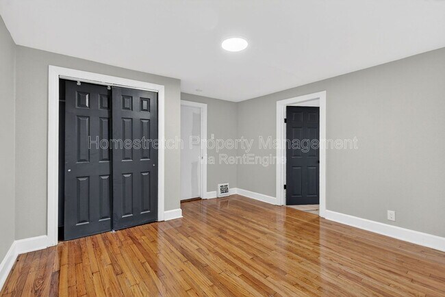 Building Photo - 7137 Garesche Ave