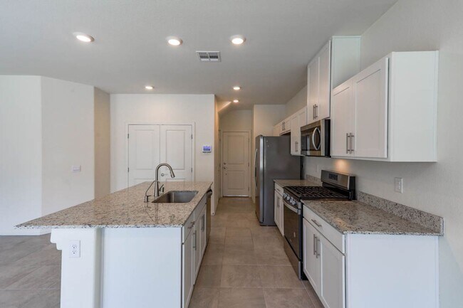 Building Photo - 4 Bed, 2.5 Bath Home In A Gated Community ...