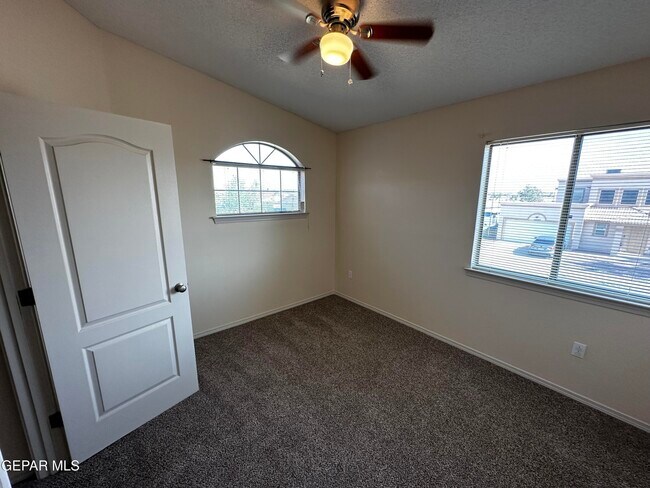 Building Photo - 14140 Meteor Rock Pl