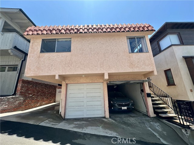 Building Photo - 204 18th Pl