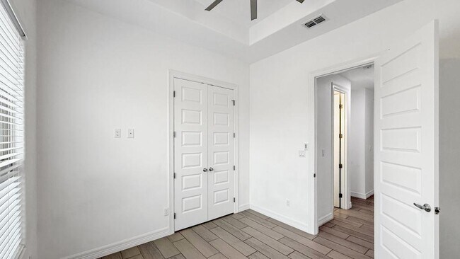 Building Photo - 5106 Sebastian Dr